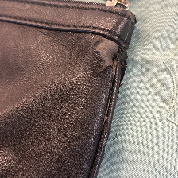 Guess Los Angeles black leather clutch - Picture 4 of 6